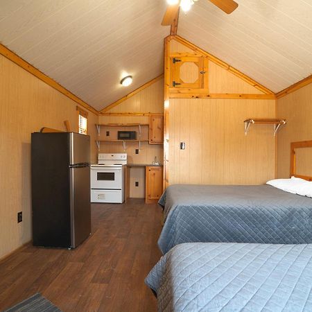 Tilden Grand Eagle Ford Lodge & Rv Park מראה חיצוני תמונה