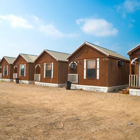 Tilden Grand Eagle Ford Lodge & Rv Park מראה חיצוני תמונה
