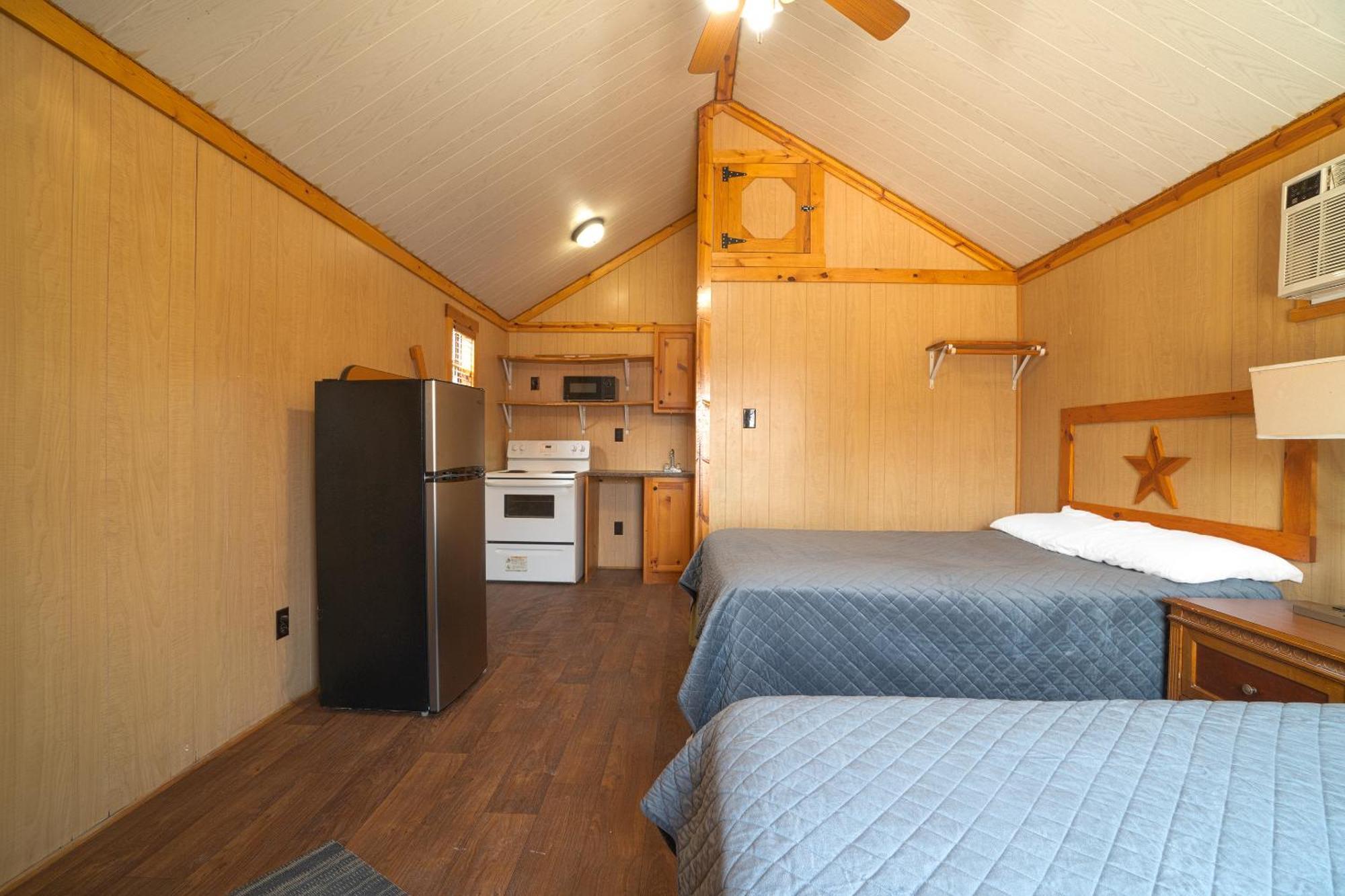 Tilden Grand Eagle Ford Lodge & Rv Park מראה חיצוני תמונה