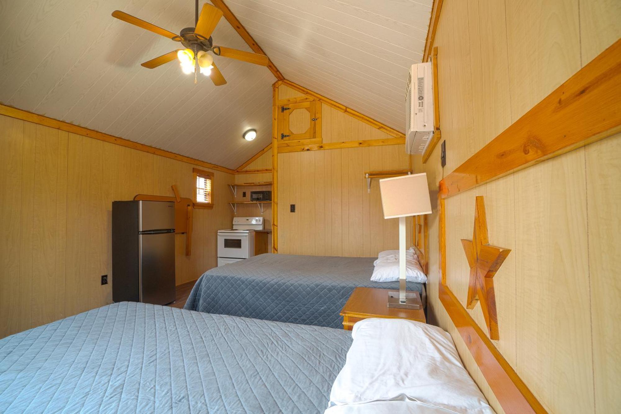 Tilden Grand Eagle Ford Lodge & Rv Park מראה חיצוני תמונה