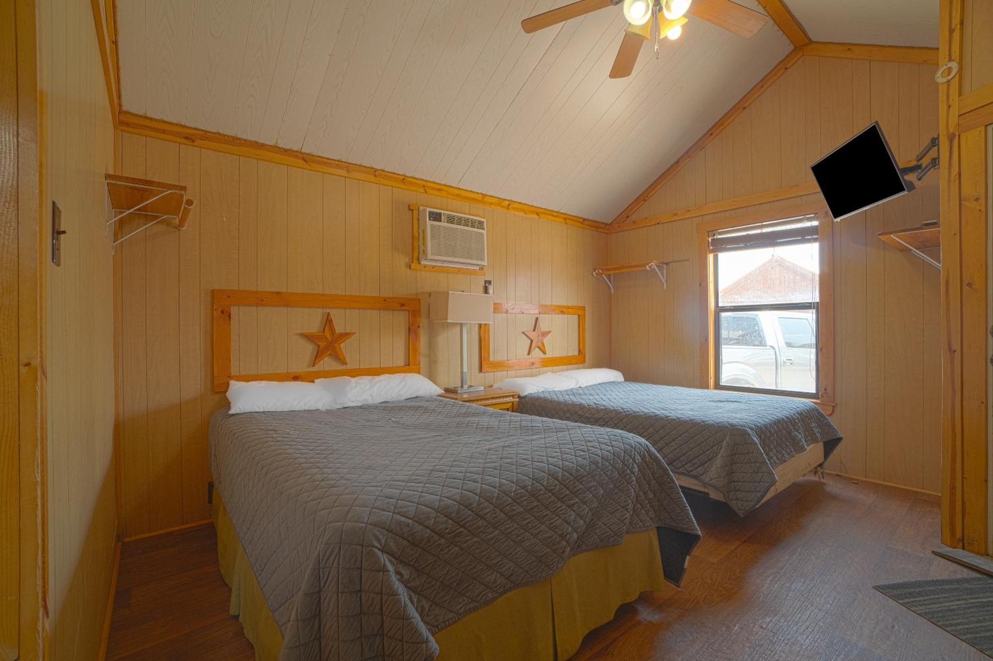 Tilden Grand Eagle Ford Lodge & Rv Park מראה חיצוני תמונה
