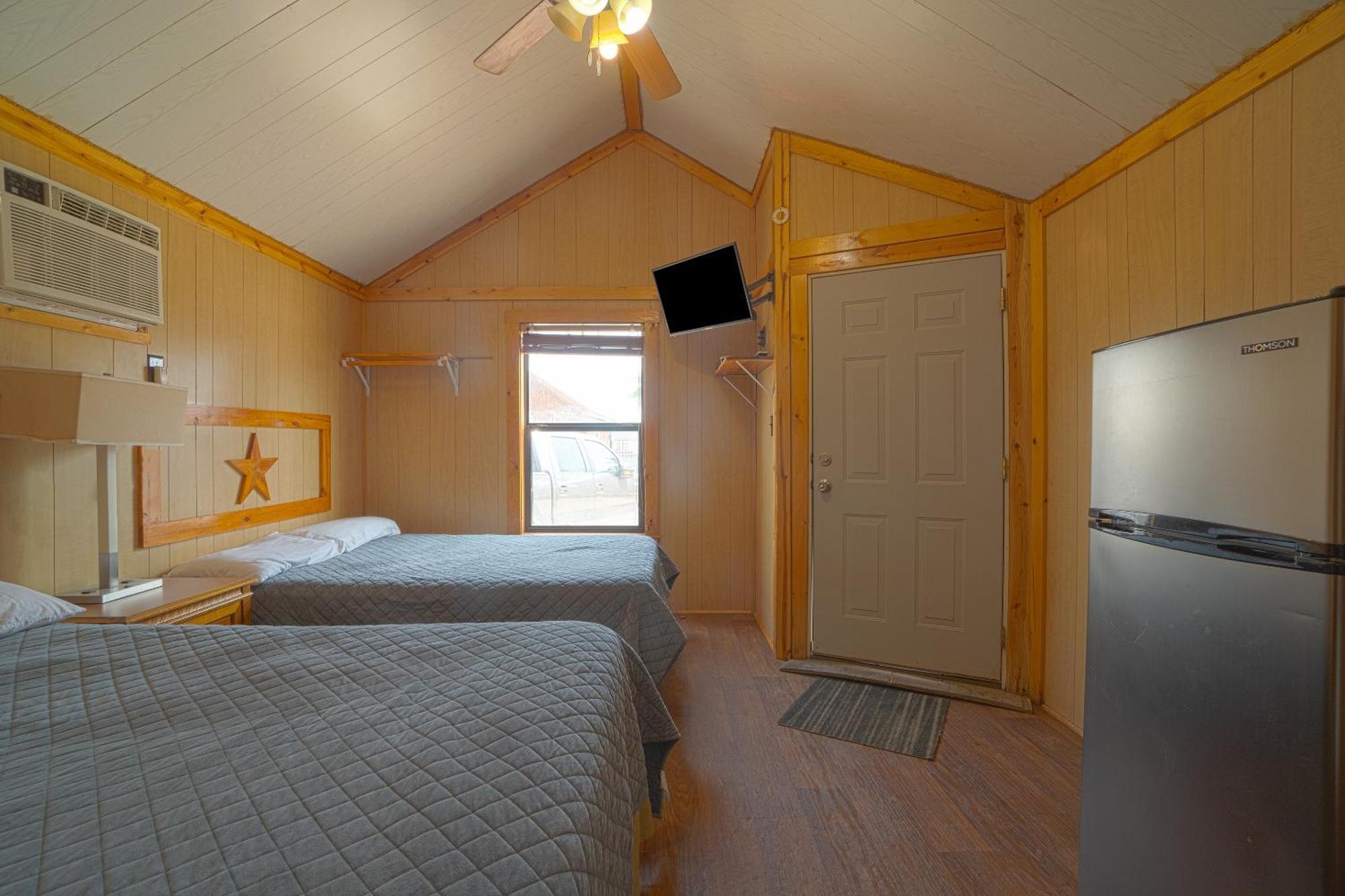 Tilden Grand Eagle Ford Lodge & Rv Park מראה חיצוני תמונה
