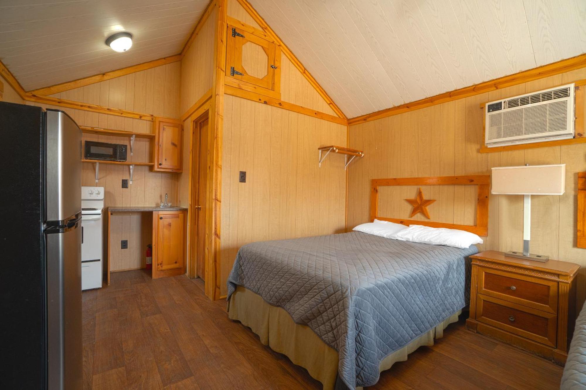 Tilden Grand Eagle Ford Lodge & Rv Park מראה חיצוני תמונה