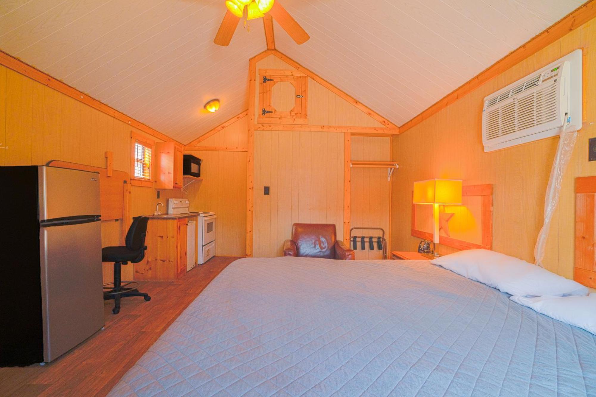 Tilden Grand Eagle Ford Lodge & Rv Park מראה חיצוני תמונה