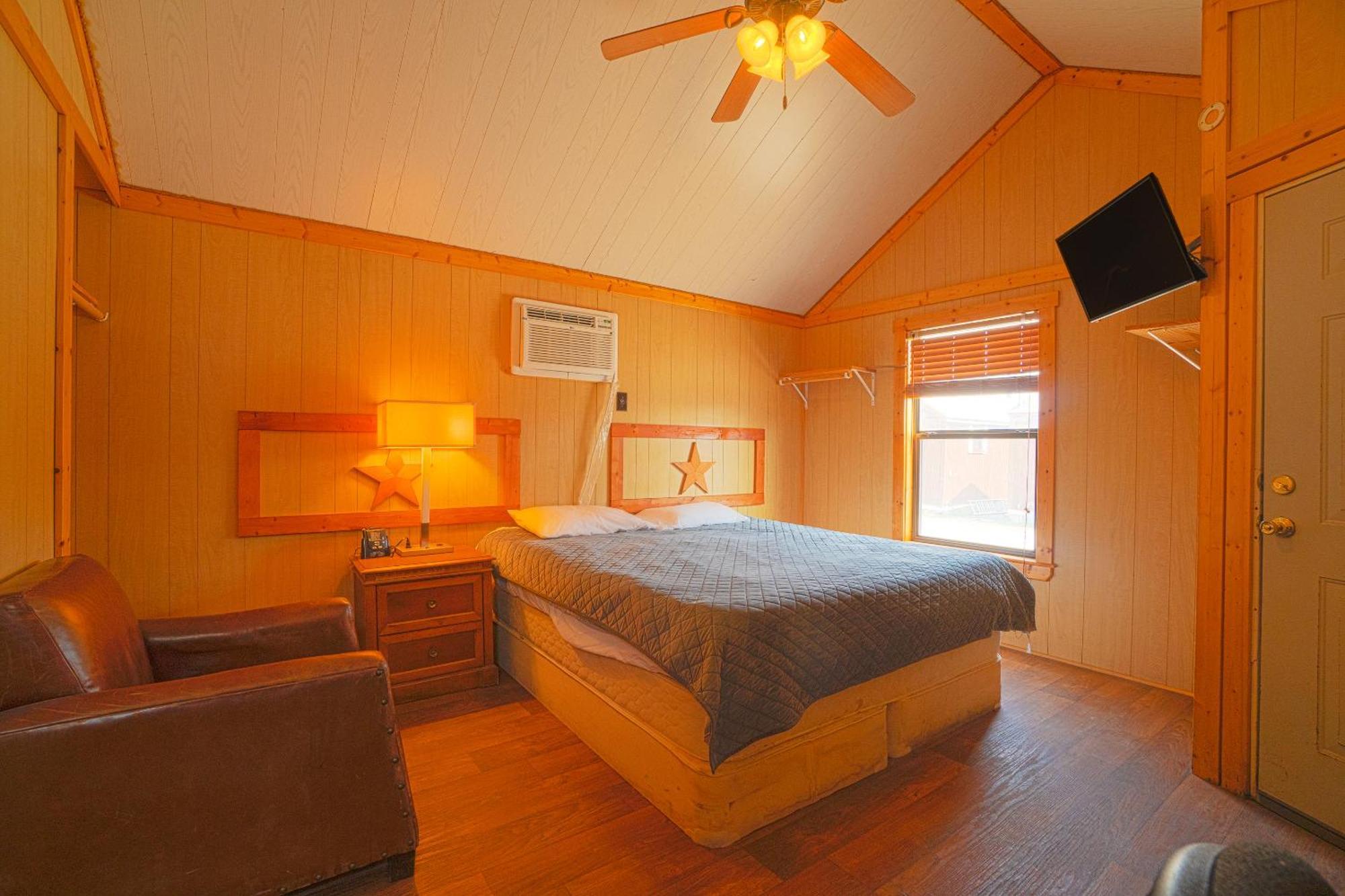 Tilden Grand Eagle Ford Lodge & Rv Park מראה חיצוני תמונה