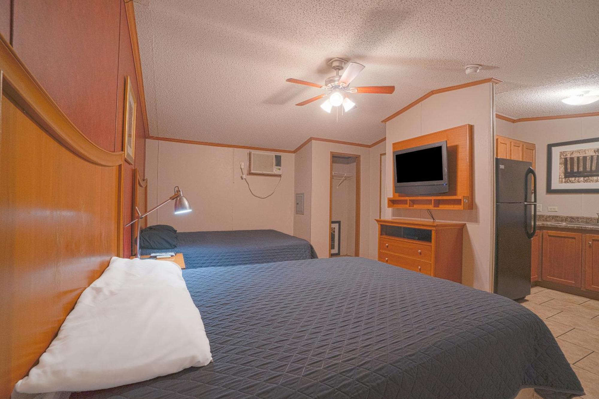 Tilden Grand Eagle Ford Lodge & Rv Park מראה חיצוני תמונה