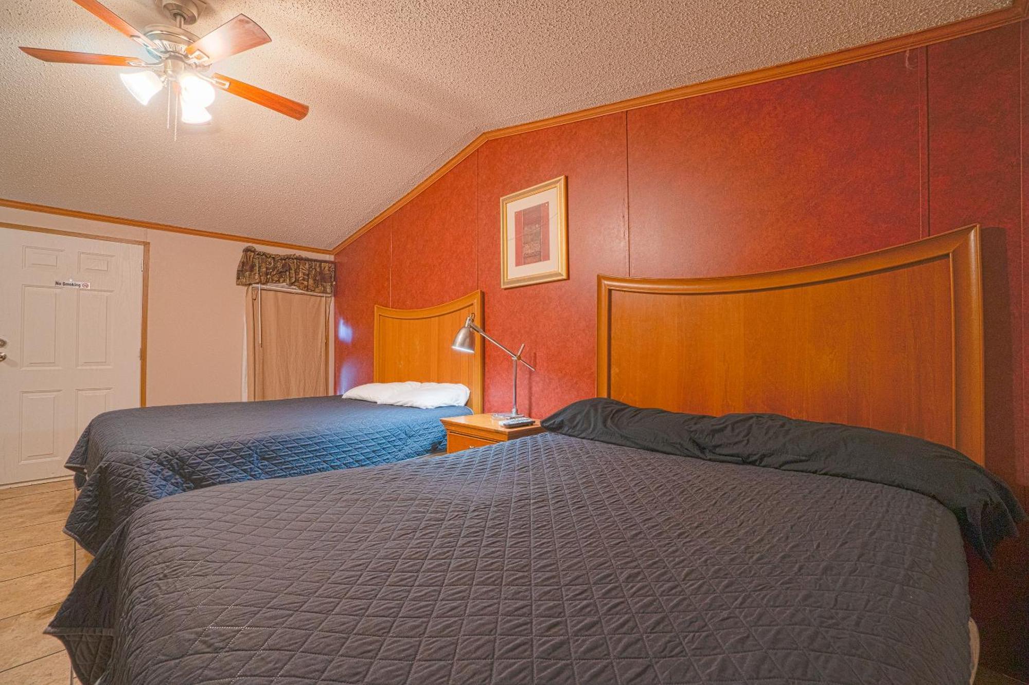 Tilden Grand Eagle Ford Lodge & Rv Park מראה חיצוני תמונה
