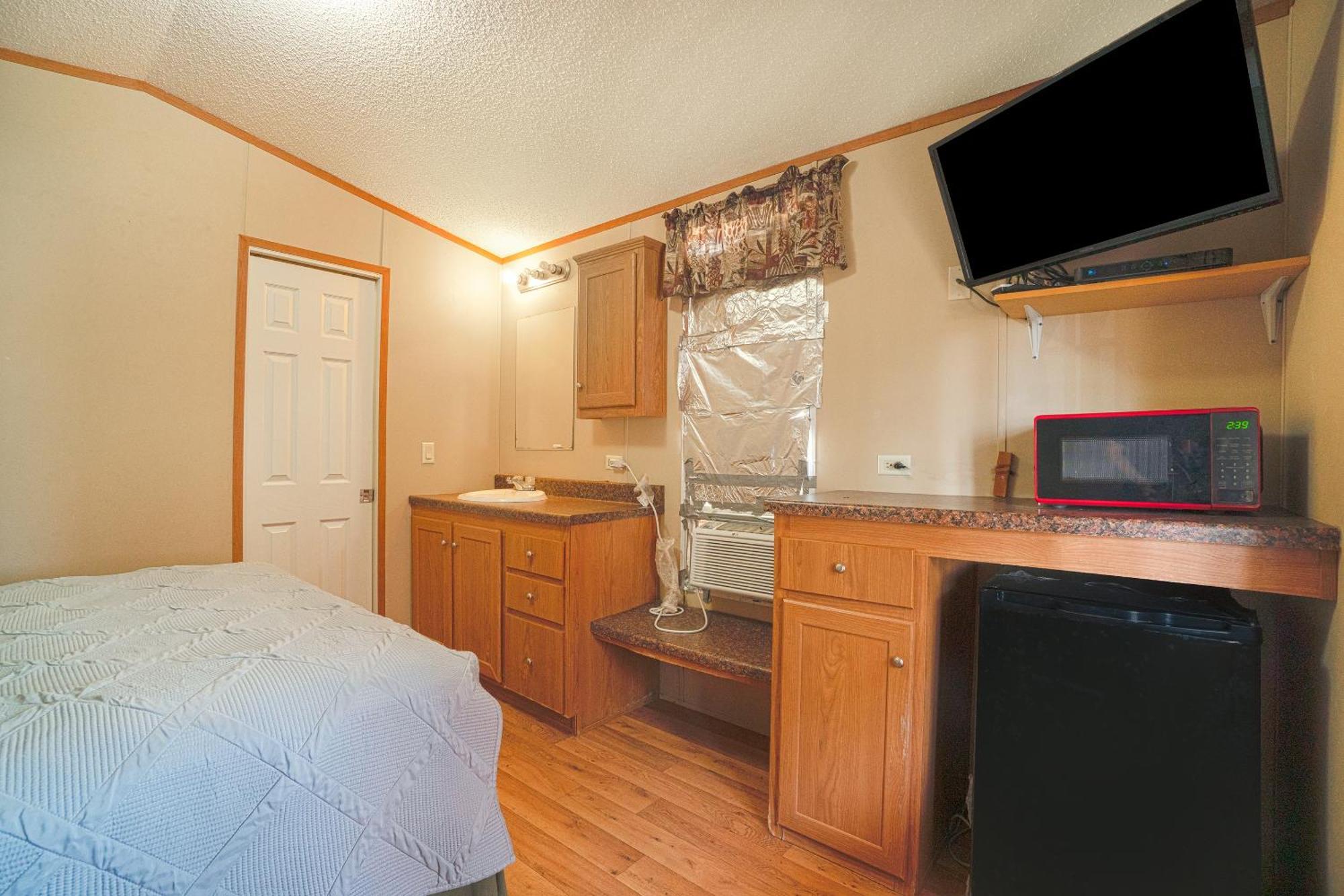 Tilden Grand Eagle Ford Lodge & Rv Park מראה חיצוני תמונה