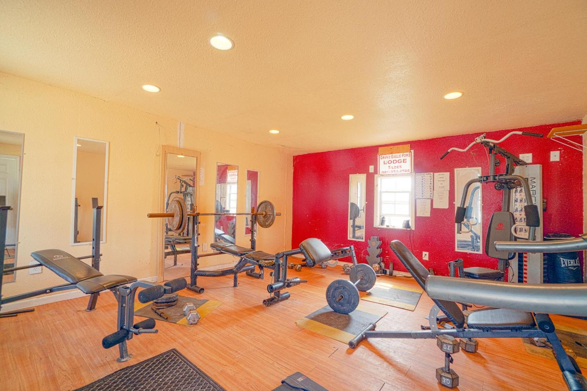 Tilden Grand Eagle Ford Lodge & Rv Park מראה חיצוני תמונה