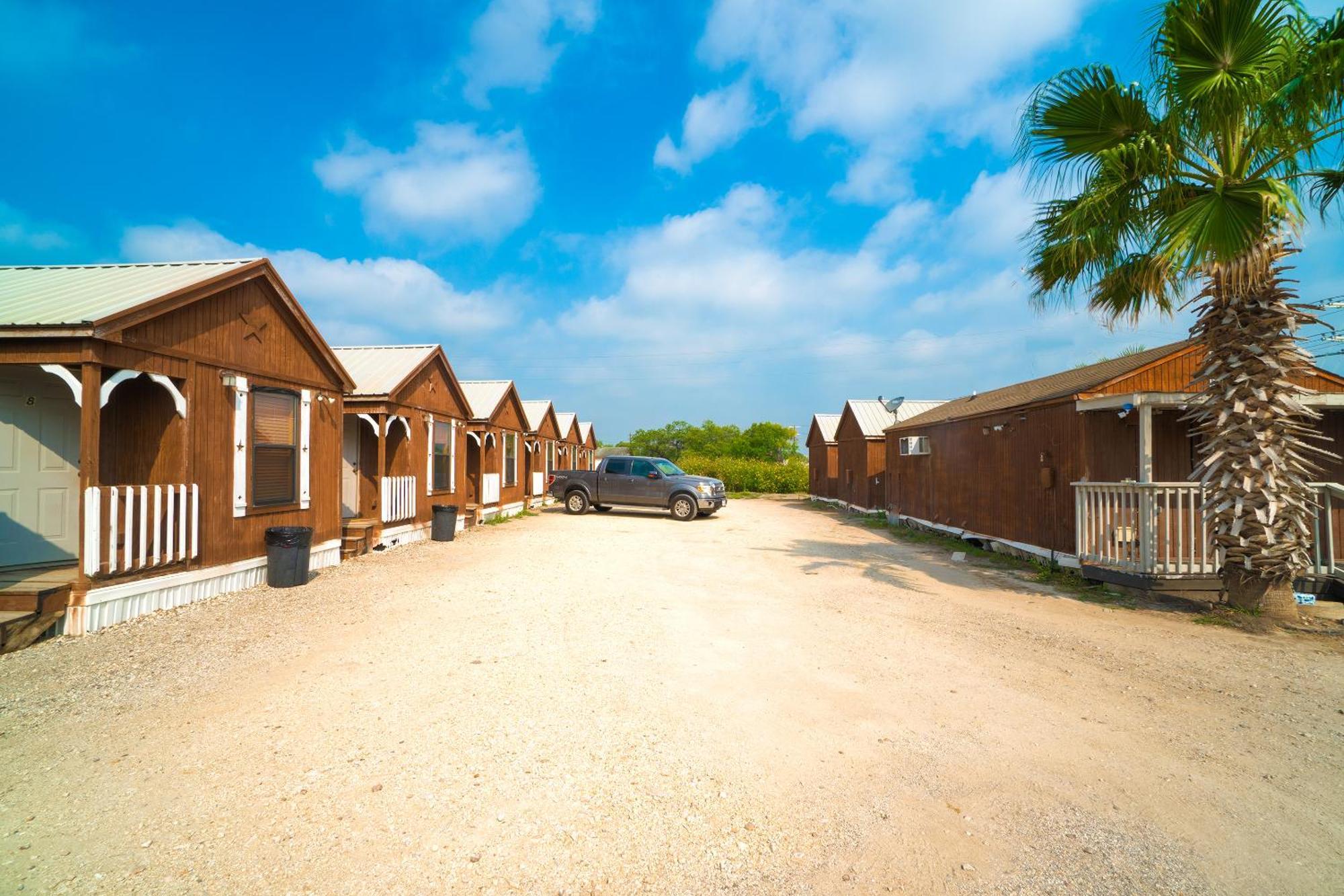 Tilden Grand Eagle Ford Lodge & Rv Park מראה חיצוני תמונה