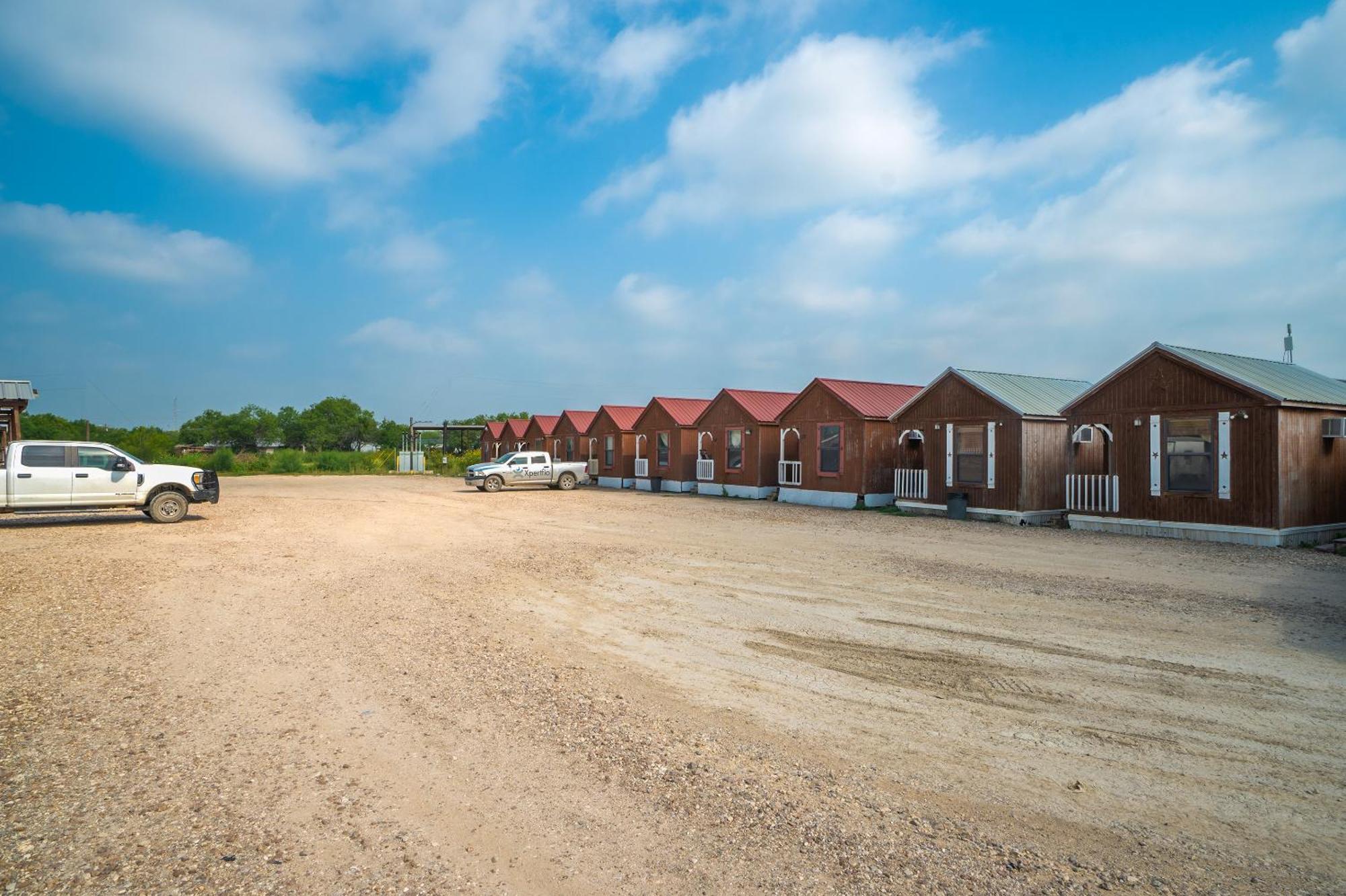 Tilden Grand Eagle Ford Lodge & Rv Park מראה חיצוני תמונה