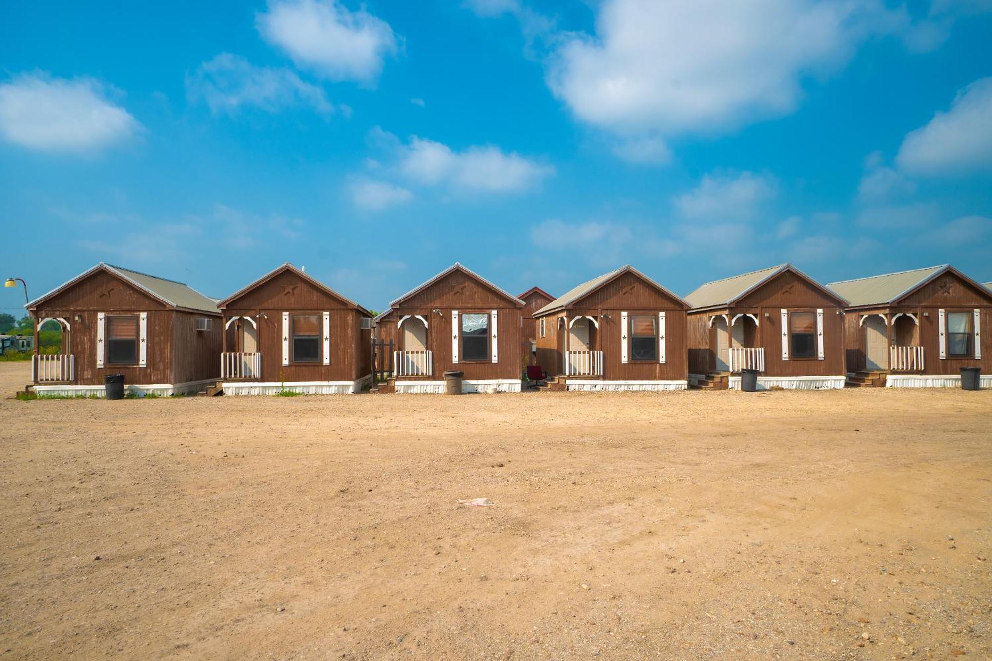 Tilden Grand Eagle Ford Lodge & Rv Park מראה חיצוני תמונה