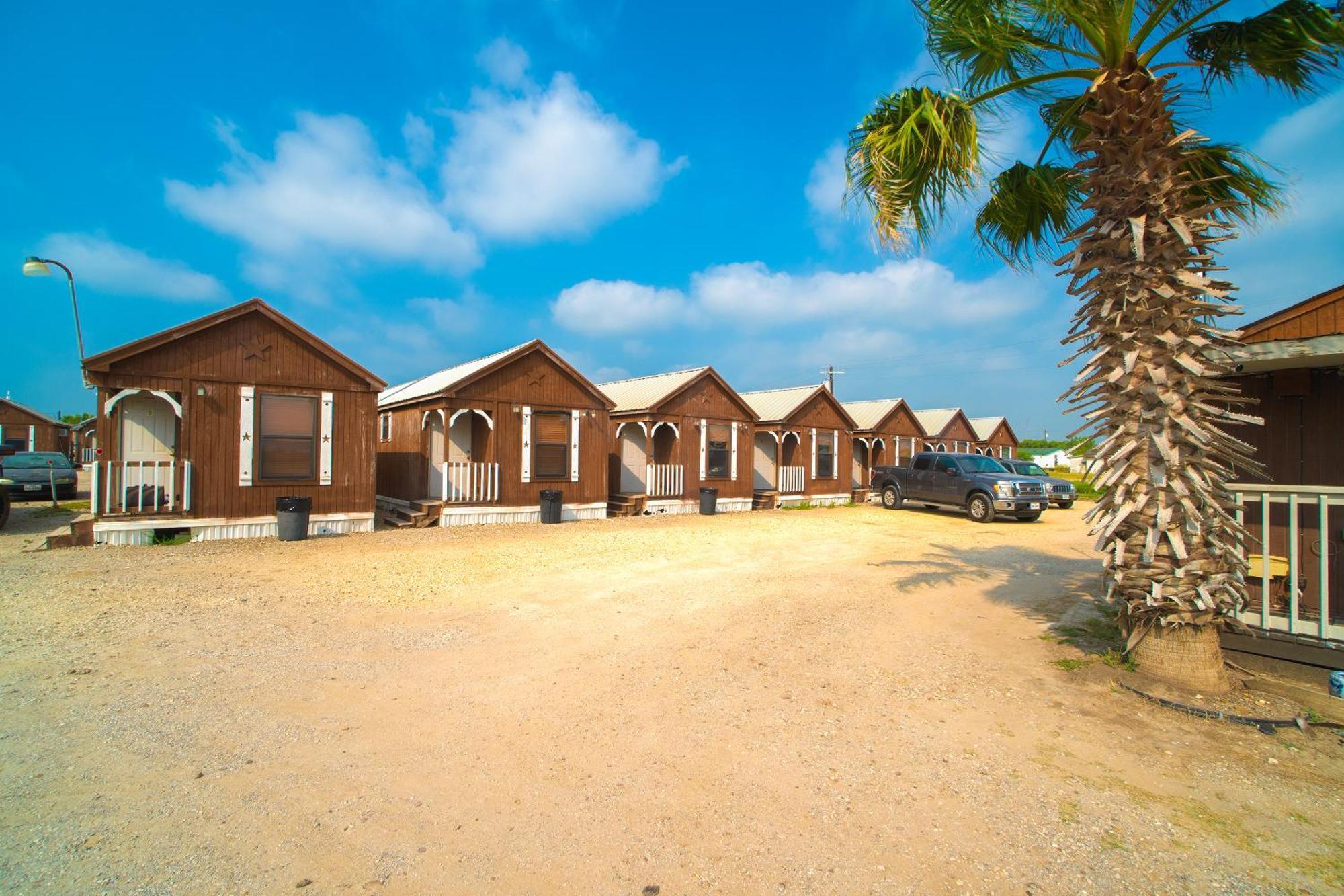 Tilden Grand Eagle Ford Lodge & Rv Park מראה חיצוני תמונה